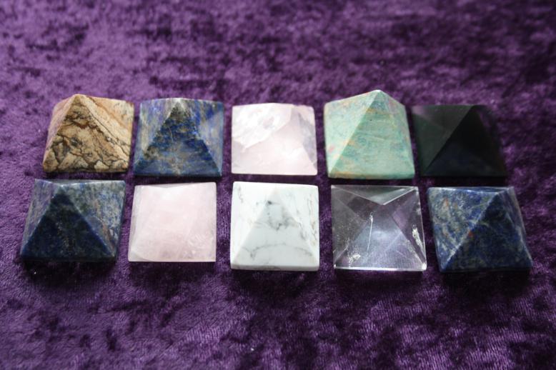 Pyramid 30mm - Mixed Lot of 10